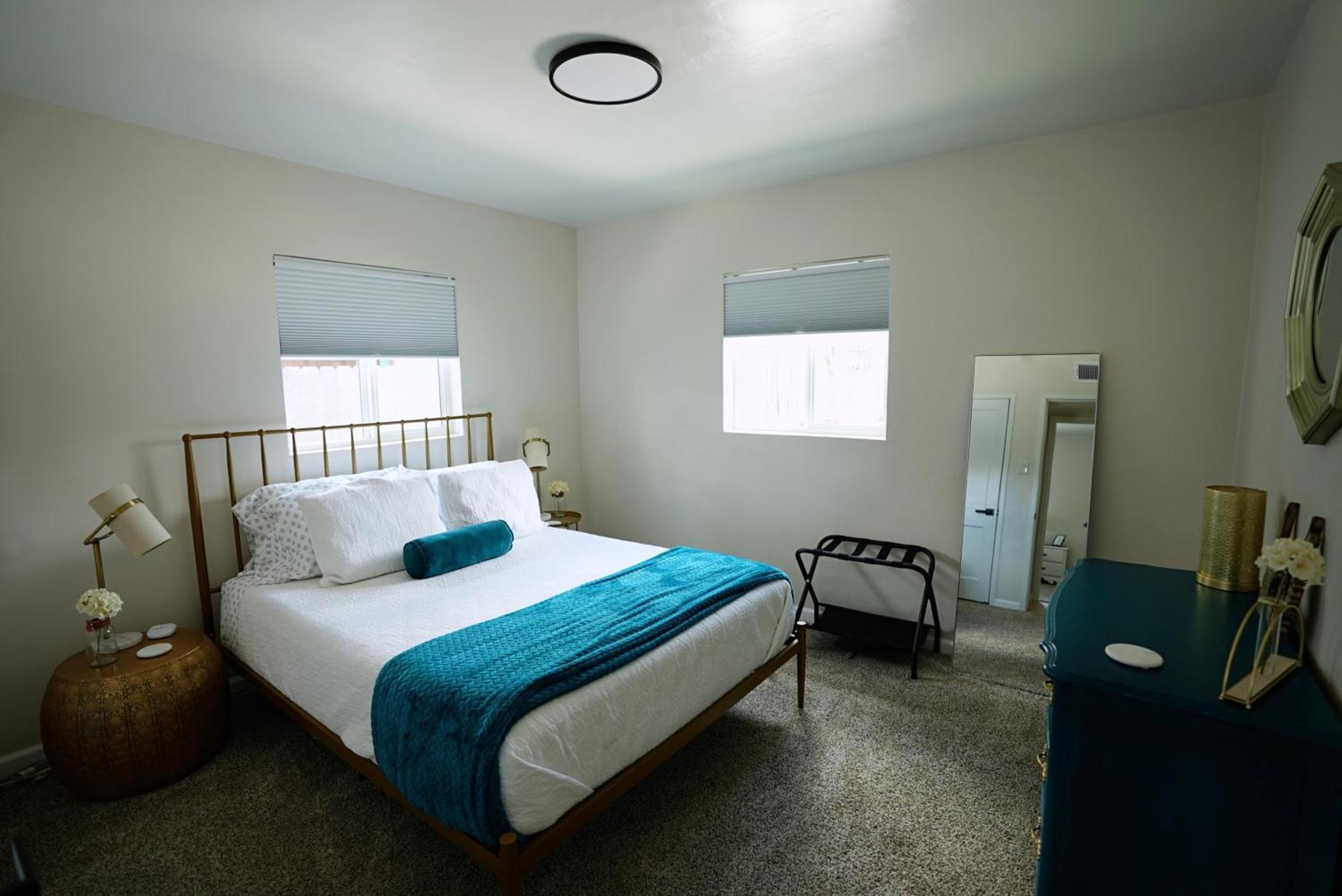 Centrally Located! Remodeled! Huge Backyard! The White House Albuquerque Exteriör bild