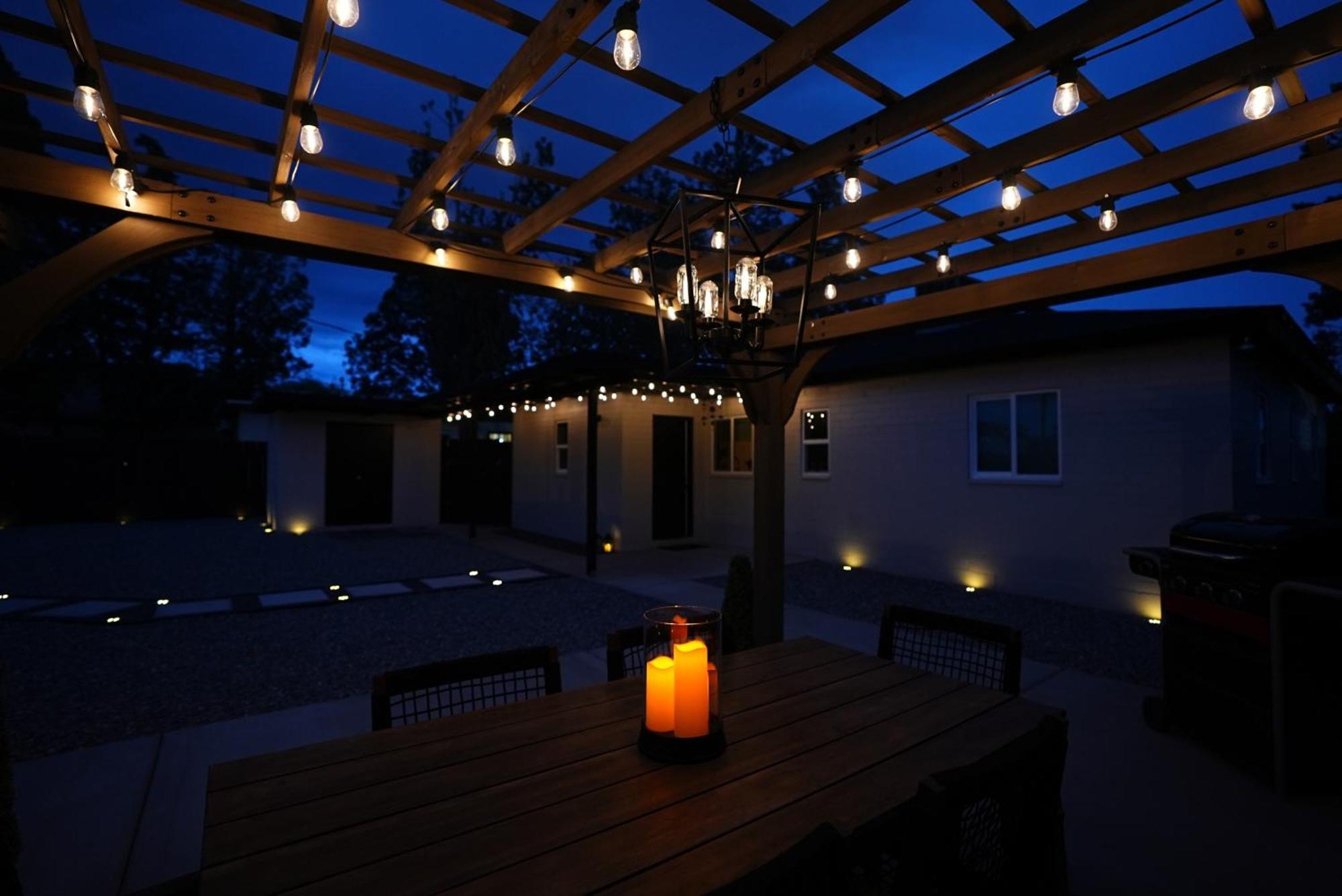 Centrally Located! Remodeled! Huge Backyard! The White House Albuquerque Exteriör bild