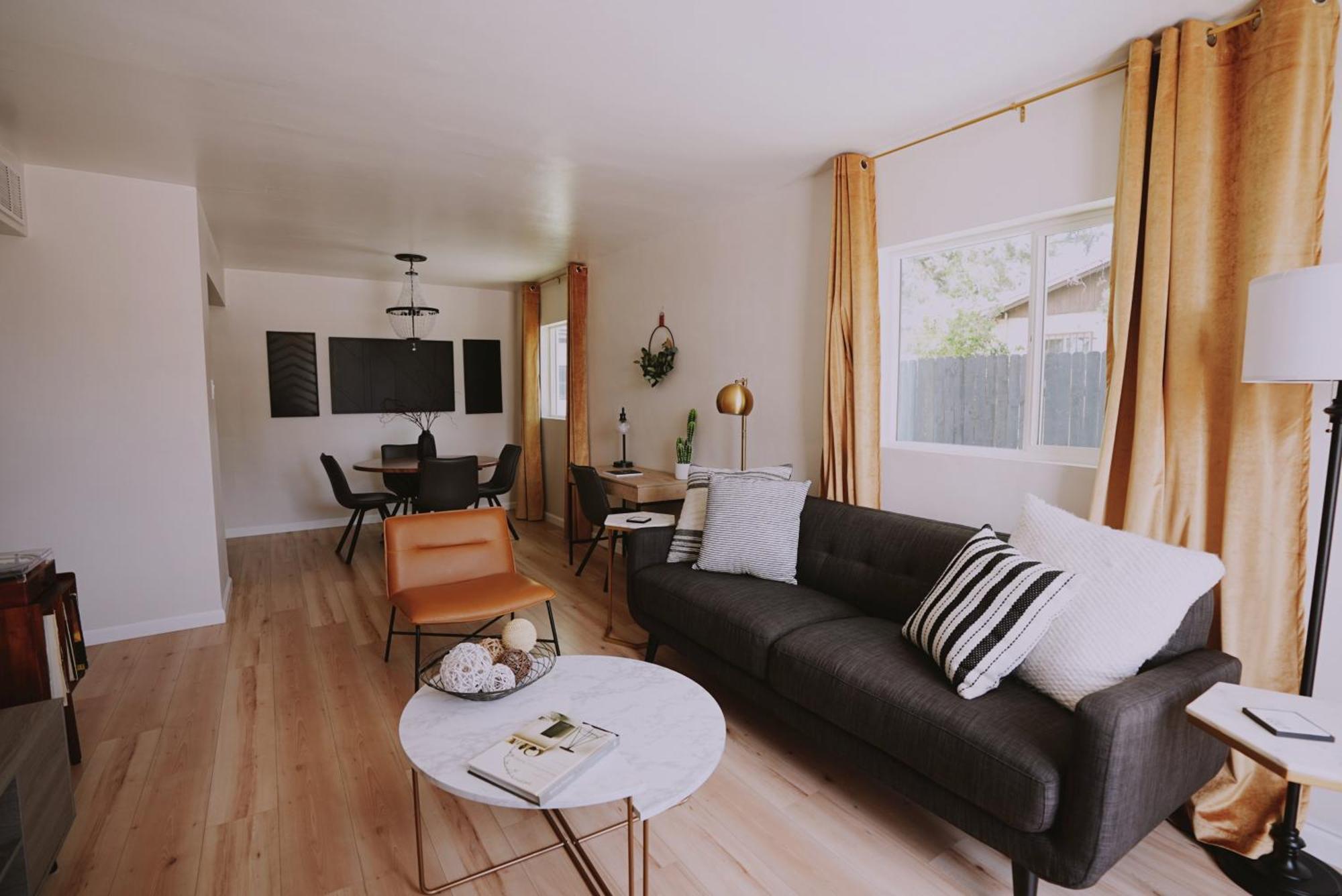 Centrally Located! Remodeled! Huge Backyard! The White House Albuquerque Exteriör bild