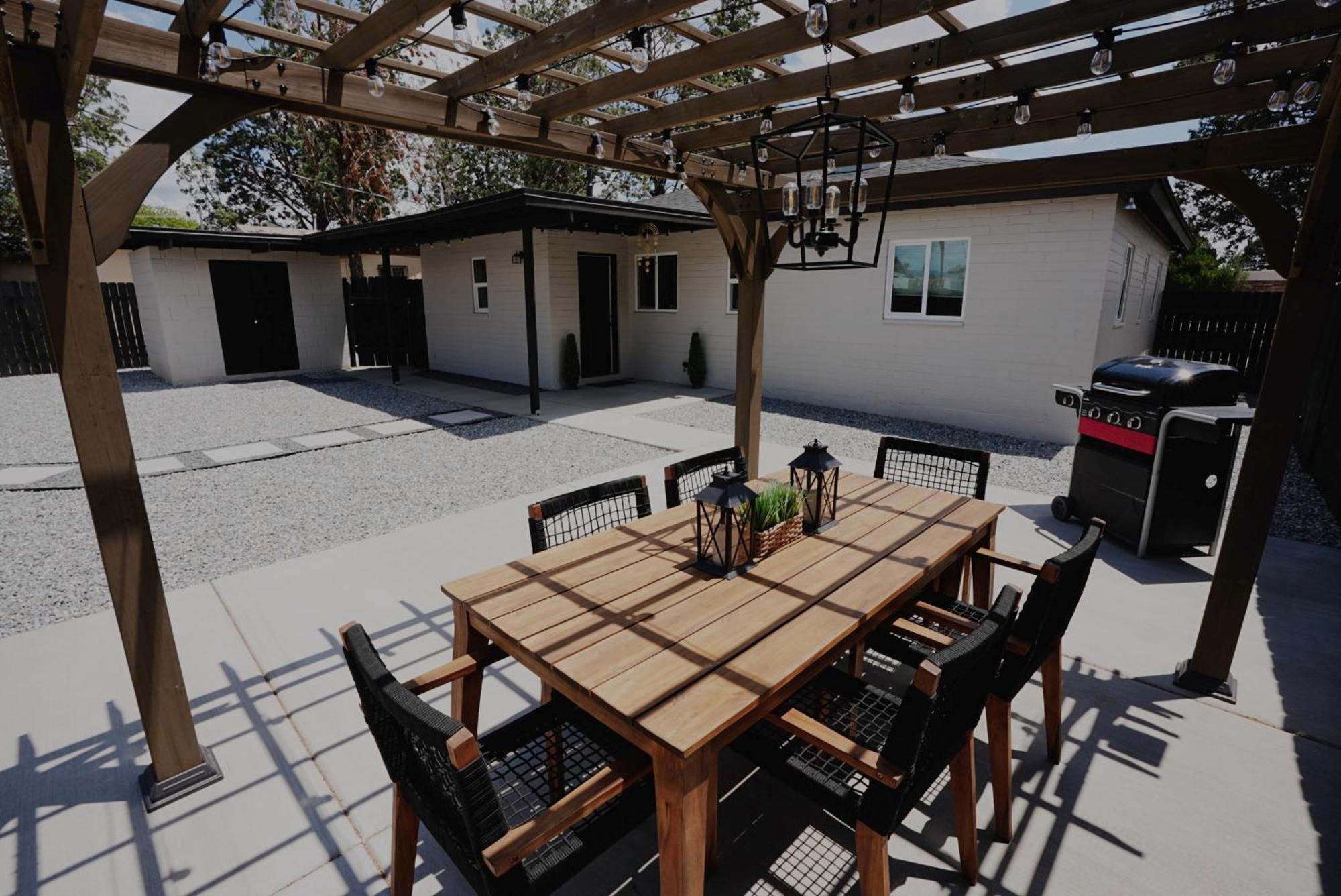 Centrally Located! Remodeled! Huge Backyard! The White House Albuquerque Exteriör bild