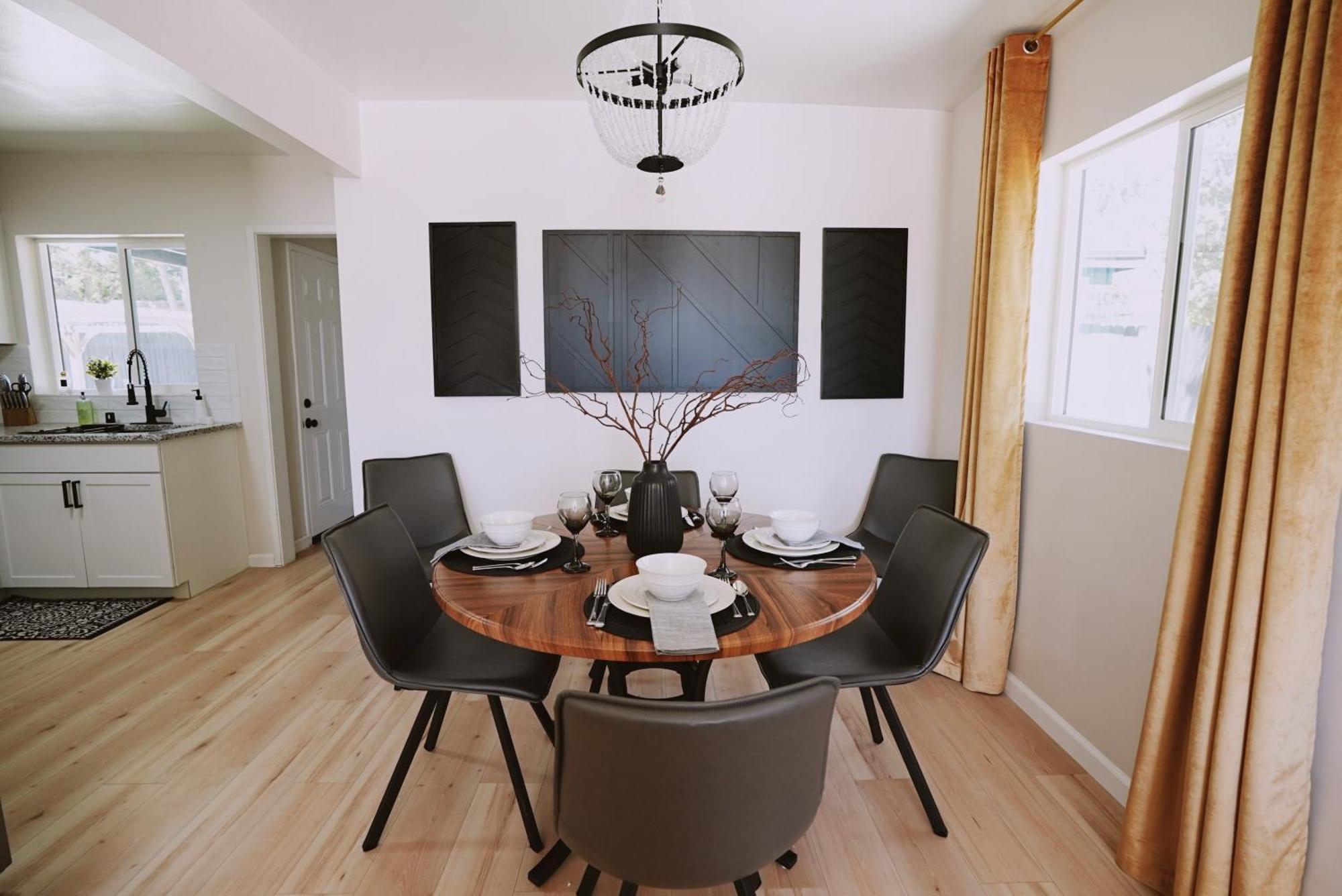 Centrally Located! Remodeled! Huge Backyard! The White House Albuquerque Exteriör bild